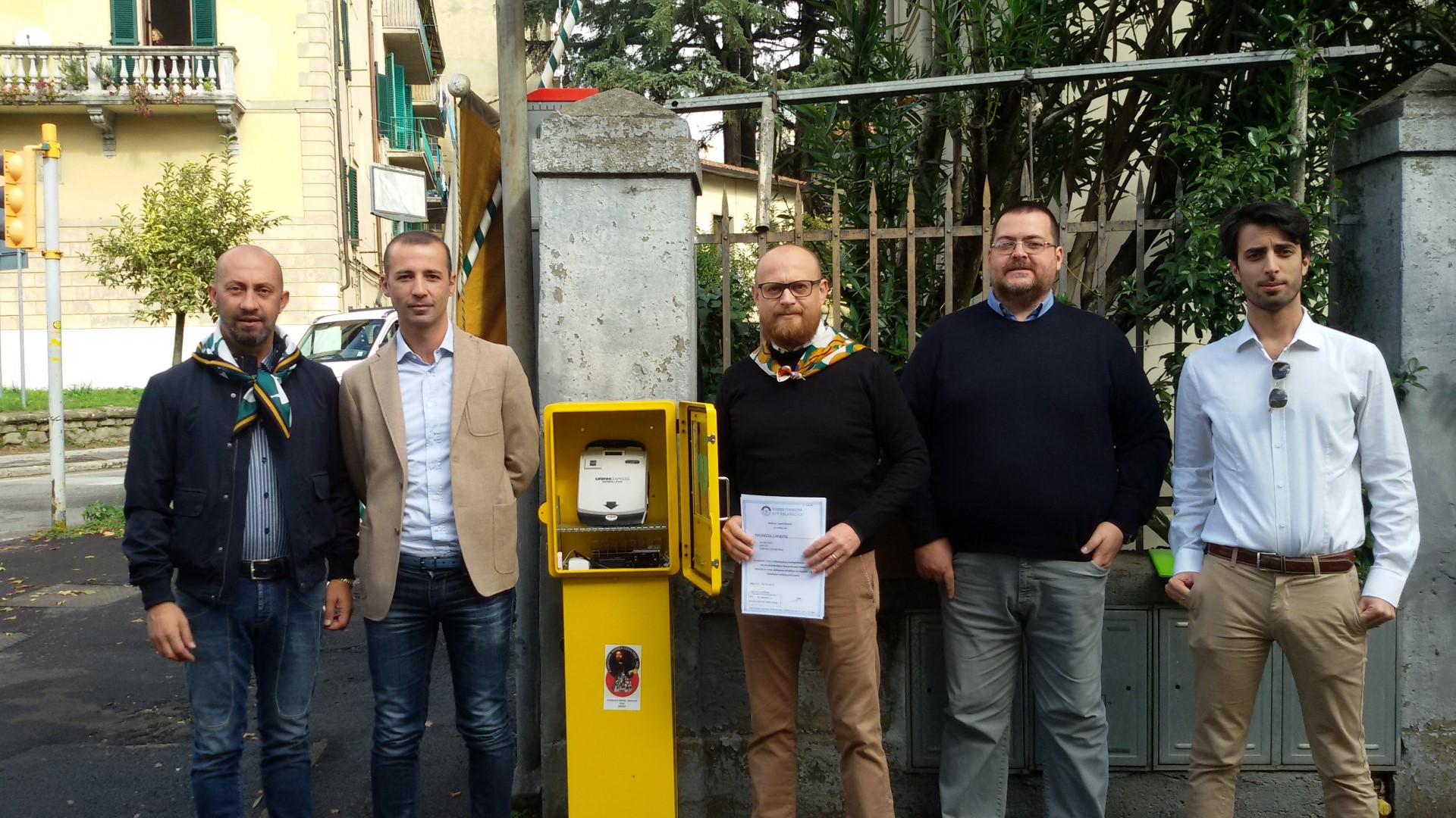 Inaugurato stamani il defibrillatore fuori Porta Trento Trieste
