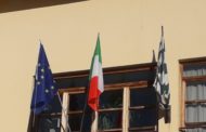 Replica Vicesindaco Gianfrancesco Gamurrini su apposizione bandiera Porta Sant’andrea alla scuola primaria di Olmo